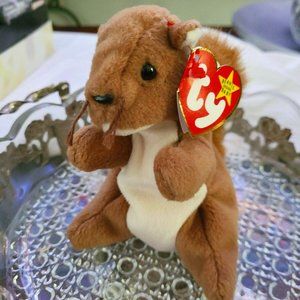 RARE TY Beanie Babies 1996 Nuts The Squirrel New